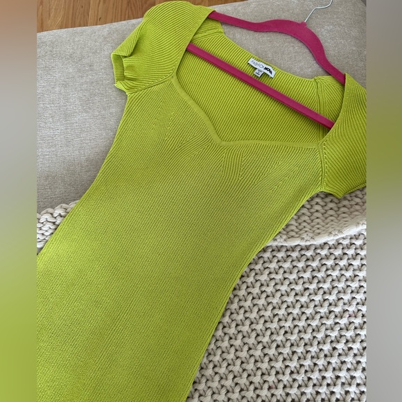 Green sweater dress worn once size S - Picture 2 of 3